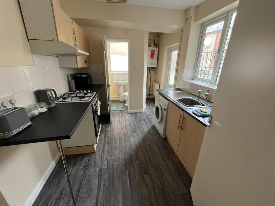 Flat 1, 67 Colwick Road Ng2 4Al Apartment Nottingham Bagian luar foto